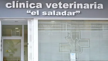 Entrada de Clínica Veterinaria El Saladar