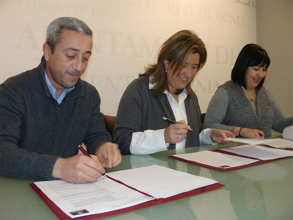 Firma convenio AMMICC