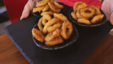 Cazuelita de calamares a la romana en Lizarran – Editada