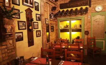 Interior de La Sidrería en Dénia