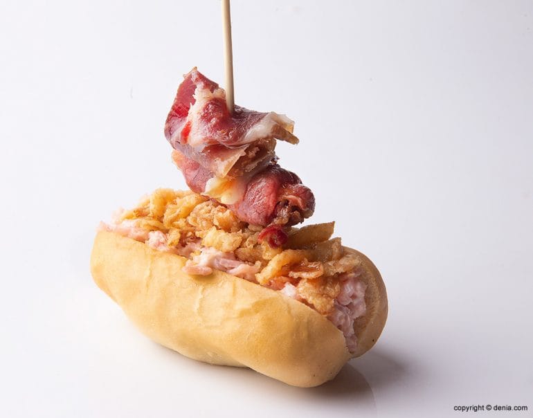 Pincho con jamón Lizarran