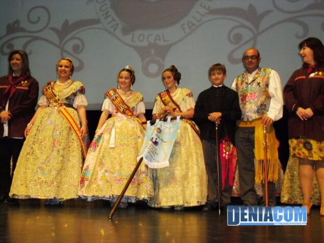 Centro y Saladar se llevan los banderines de mejores fallas infantiles 2011 en Especial y Primera sección 2 01 Premio Ninot Indultat Infantil Falla Centro