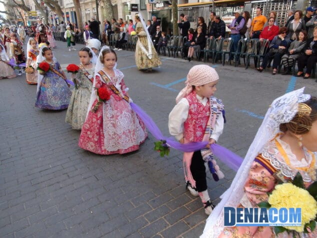 Con la ofrenda florecieron las emociones falleras 13 Ofrenda 12