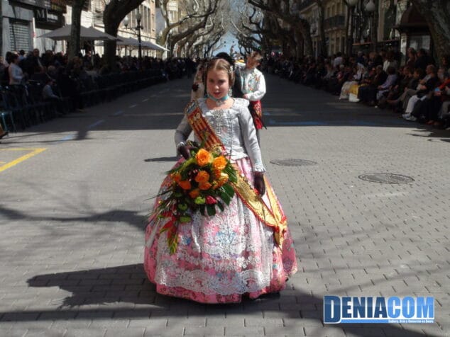 Con la ofrenda florecieron las emociones falleras 27 Ofrenda 26