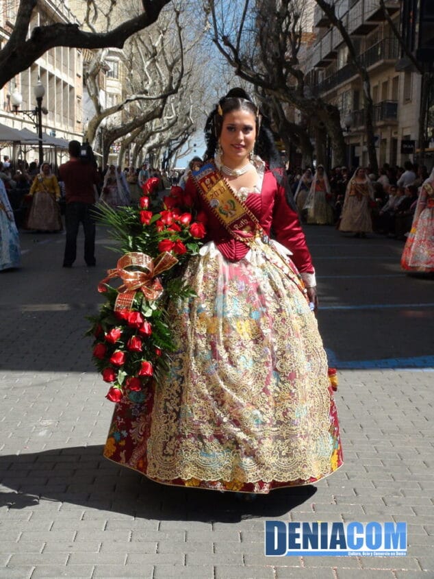 Con la ofrenda florecieron las emociones falleras 34 Ofrenda 33