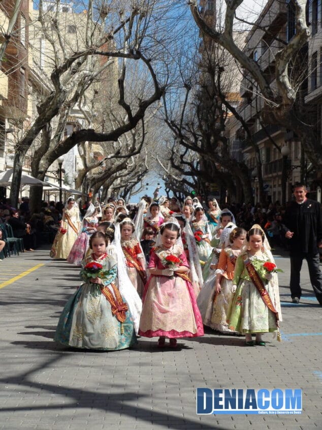 Con la ofrenda florecieron las emociones falleras 64 Ofrenda 63