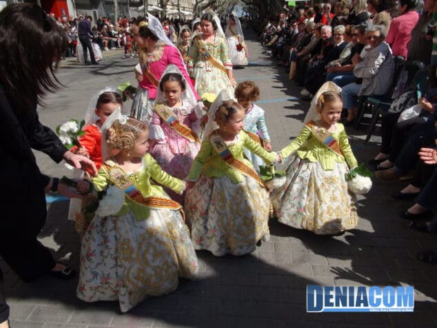 Con la ofrenda florecieron las emociones falleras 70 Ofrenda 69