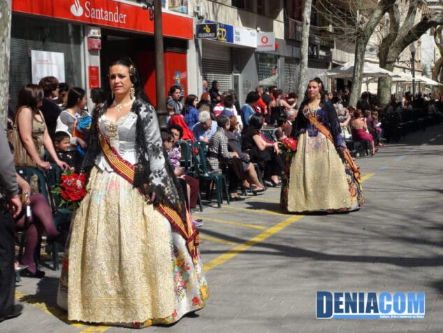 Con la ofrenda florecieron las emociones falleras 80 Ofrenda 79