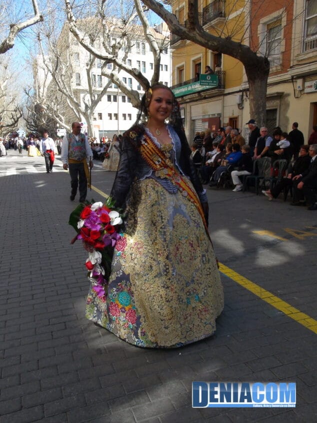 Con la ofrenda florecieron las emociones falleras 86 Ofrenda 85