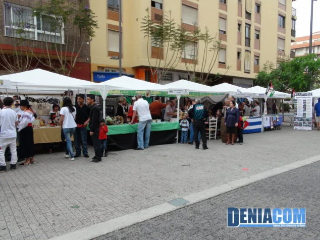 Más de setenta asociaciones se dan cita en la Feria de Asociaciones de Dénia 24 Feria de las Asociaciones 23