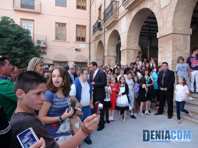 Las nuevas Falleras Mayores de Dénia fueron recibidas en el Ayuntamiento 9 Recepcion FFMM 08
