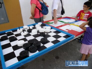 00 Damas y parchis