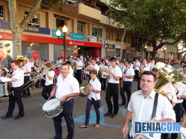 01 Carrozas de Dénia 2011 Agrupació Artística Musical de Dénia