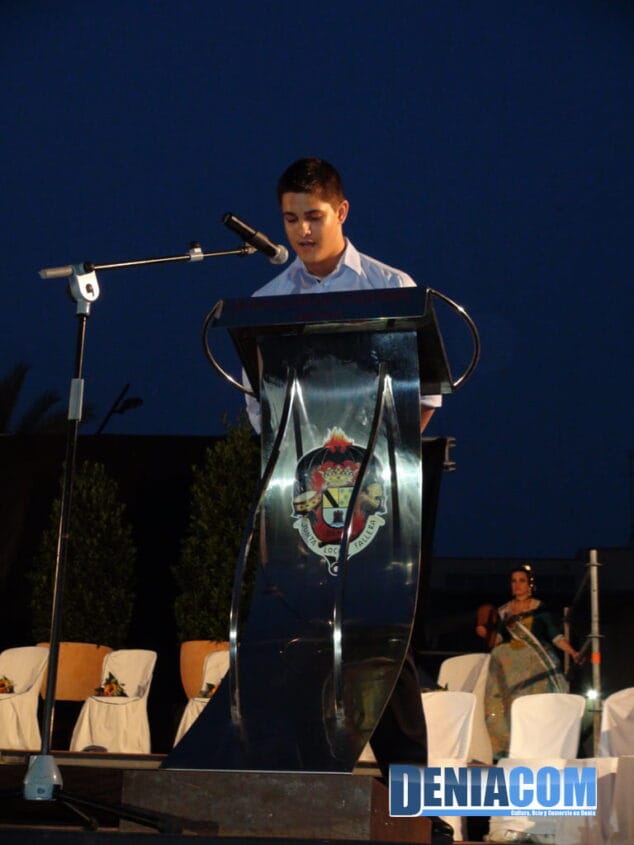 01 Juan Céspedes presentador del acto del Día del Fallero