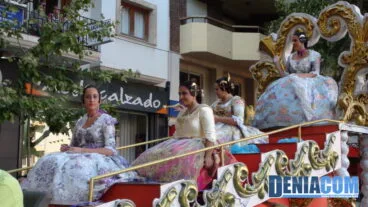 02 Carrozas de Dénia 2011 – Anna Sobrecases y su corte de honor
