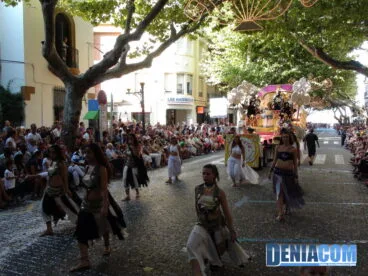 11 Carrozas de Dénia 2011 – Comparsa de Paris Pedrera