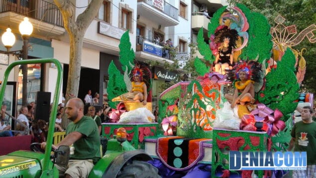 28 Carrozas de Dénia 2011 Carroza de Camp Roig