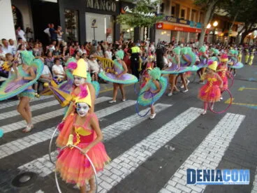38 Carrozas de Dénia 2011 – Comparsa infantil de baix la Mar