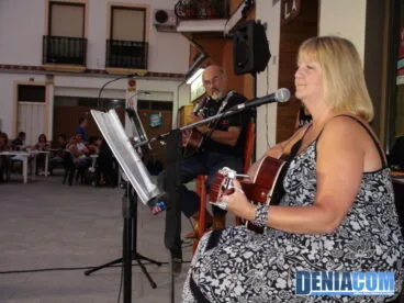Cantantes en Art al Carrer