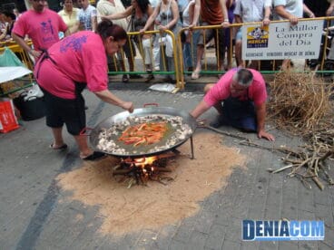 Concurso de paellas en las fiestas de Dénia