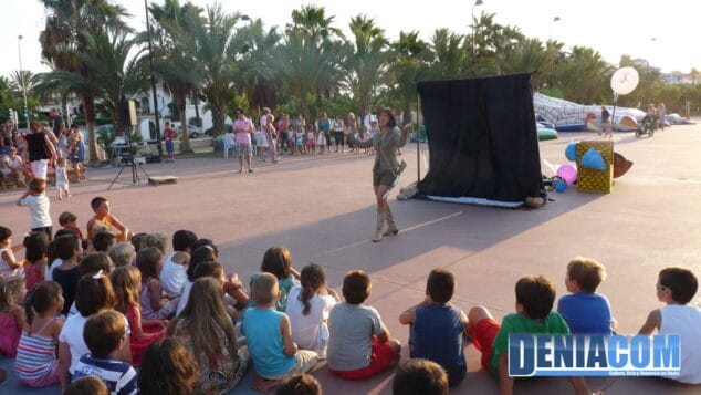 Castillos hinchables y cuentacuentos convierten en mágica una tarde en el Parque de les Bassetes 6 Cuentacuentos infantil Bassetes