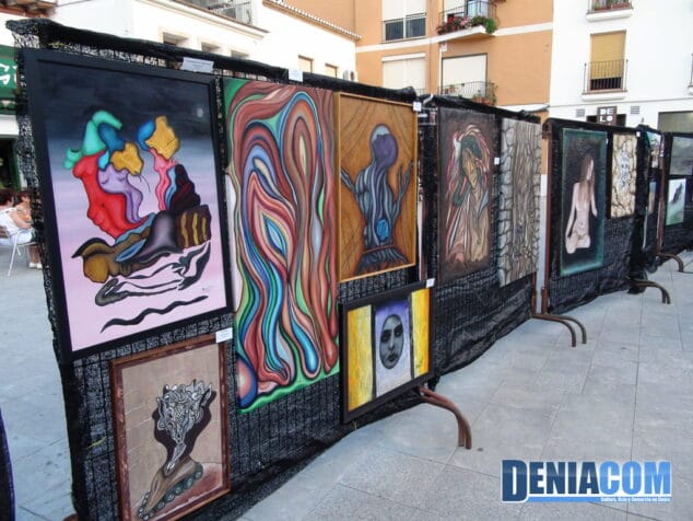 El tiempo permite que "Art al Carrer" luzca en todo su esplendor en su segundo día 1 Exposición de pinturas en Art al Carrer