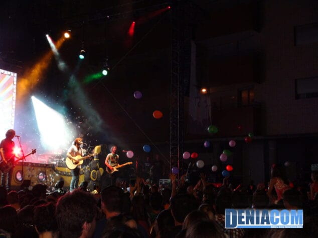 "El Pescao" se mete al público en el bolsillo en el cierre de las Fiestas Mayores del 2011 12 Fin de fiesta en el concierto de El Pescao en Dénia
