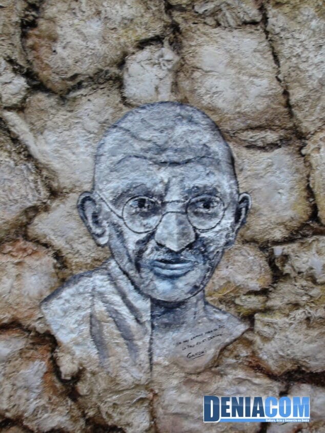 El tiempo permite que "Art al Carrer" luzca en todo su esplendor en su segundo día 10 Obra de Bolufer
