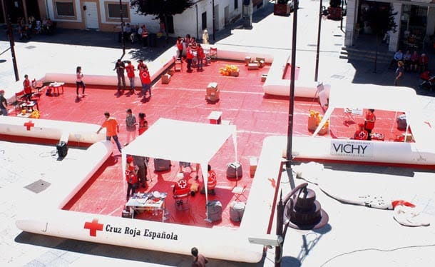 cruz roja hinchable