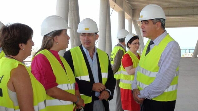 00 Ana Kringe comenta acerca de las obras con Adolfo Utor