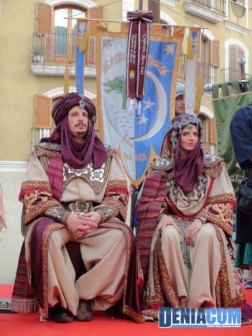 14 capitán y abanderada moros 2011 – Filà Berebers Tuaregs