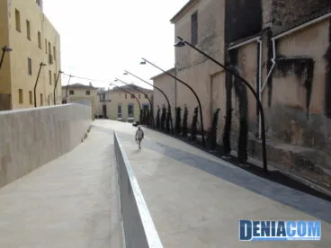 Acceso de la plaza de la Constitución a la Plaza del Consell