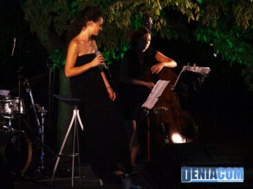 Boleros en Femenía actúa en Torrecremada