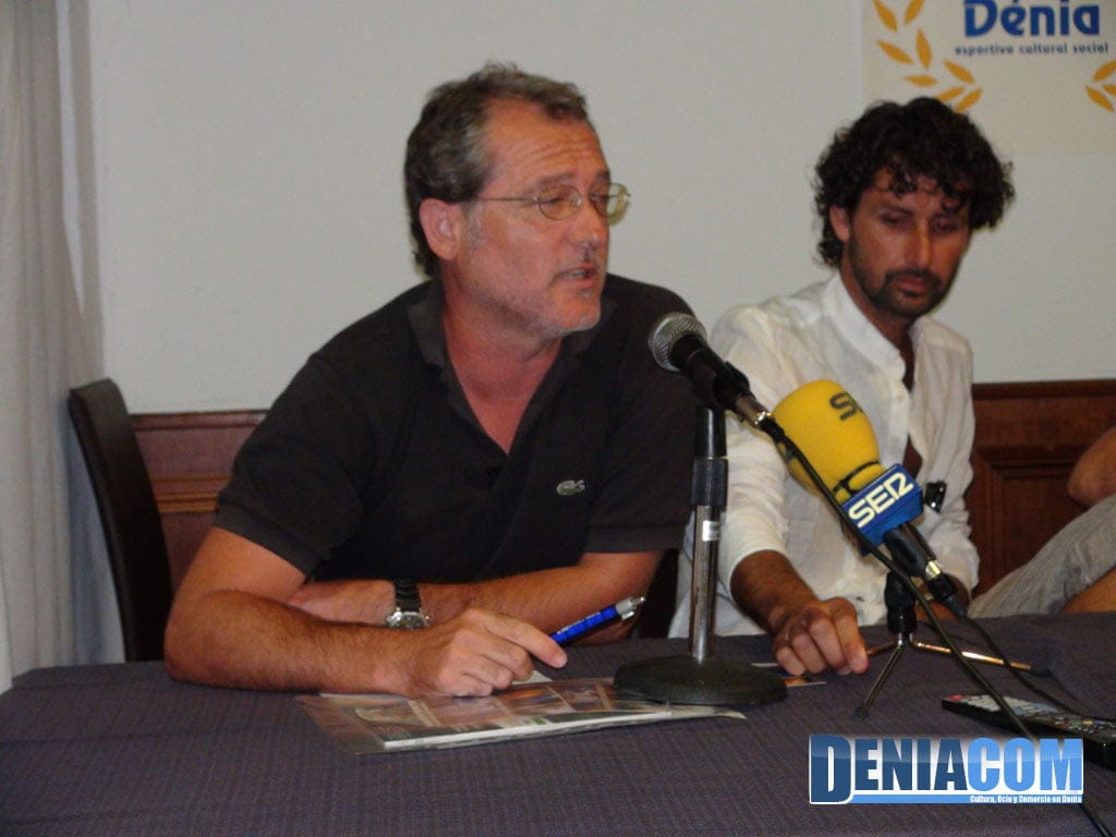 Dialoga el autor del documental