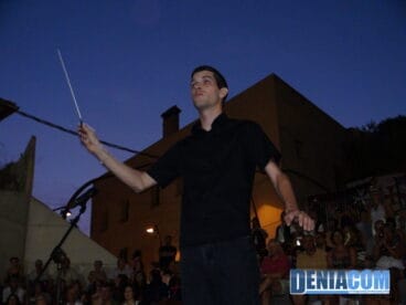 El maestro Javier Pinto dirige el Concierto de Bandas Dénia 2011