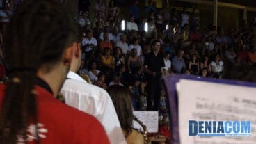 Javier Pinto dirige la marcha El President