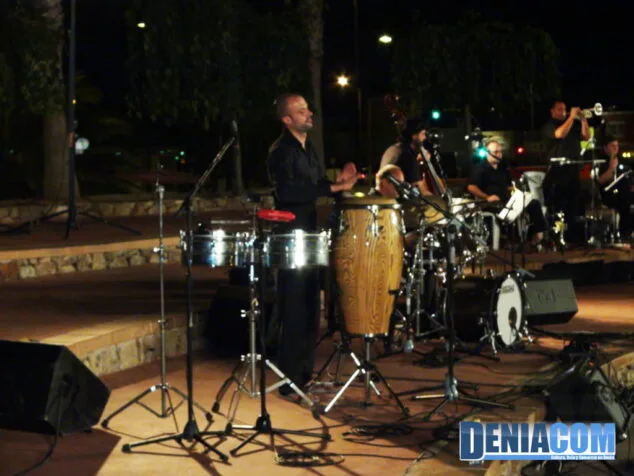 La Marina Big Band vuelve a deleitar a un público entregado 7 La Marina Big Band Percusión