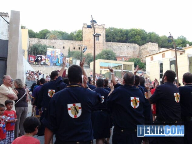 Los Cristianos entran en la Plaza del Consell