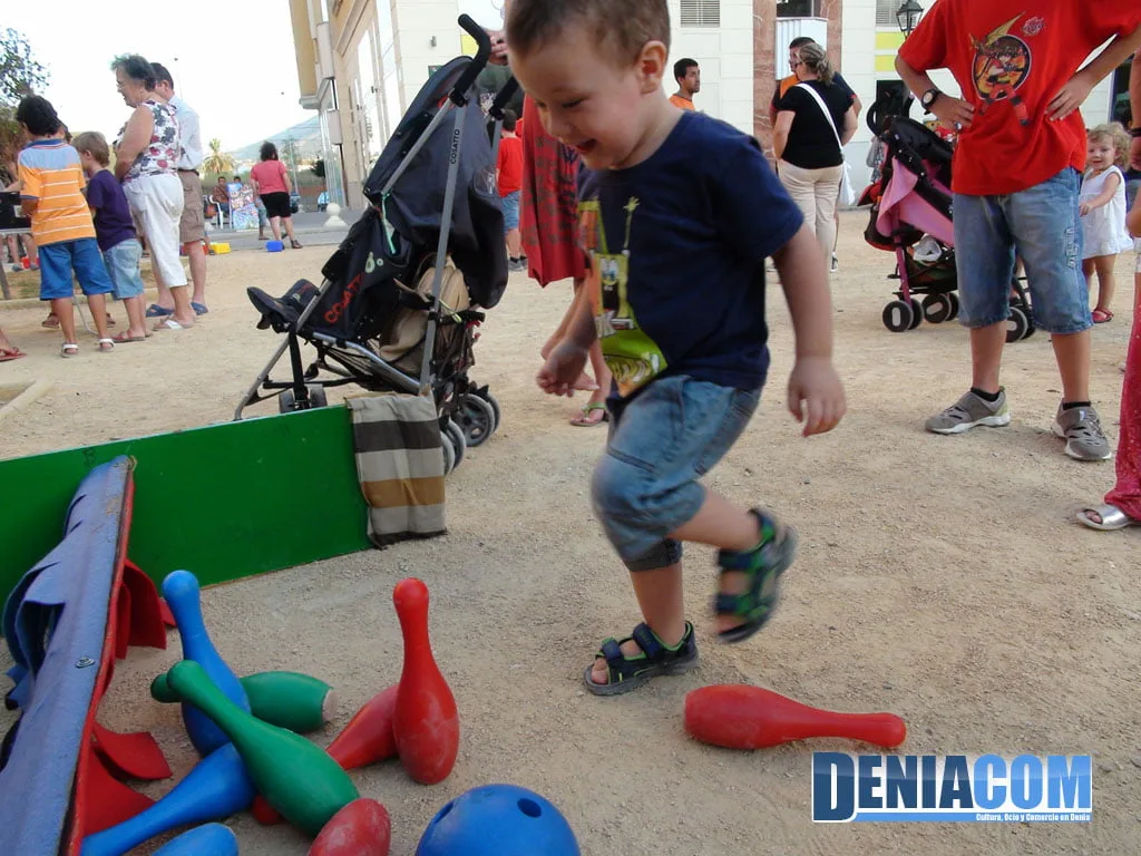 Los juegos divierten a niños y padres