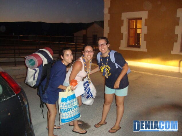 Monitoras se encargan de comprar