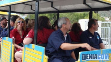 Moros y Cristianos llegan en trenet a la Residencia de Ancianos