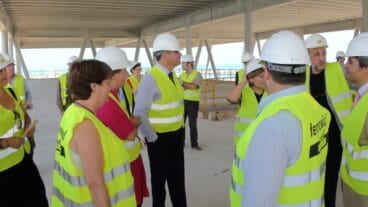 Políticos en la obra de la nueva estación marítima