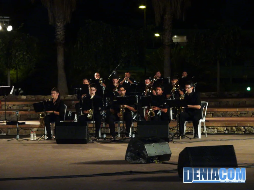 Sección de viento metal de la Marina Big Band