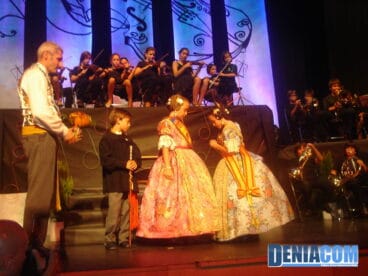 10 Ainhoa Flores en la presentación Infantil de la Falla Centro