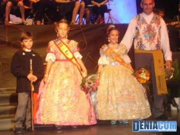 11 La Fallera Mayor Infantil de Dénia Ainhoa Flores en la presentación Infantil del Centro