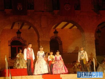 11 Las Fallas de Dénia rinden pleitesía a las Falleras mayores de Dénia 2012