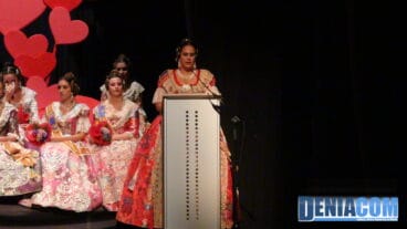 26 Rosabel Pous en el discurso de su presentación