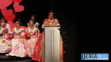 26 Rosabel Pous en el discurso de su presentación