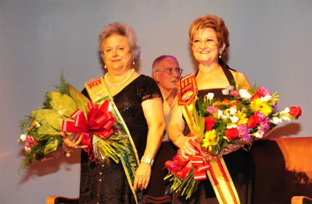 Conchín Rueda fue elegida reina del Hogar del Jubilado 2 Conchín Rueda y Josefa Tent