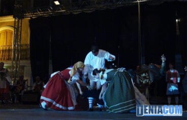 Dianium Dansa bailando Despulladeta